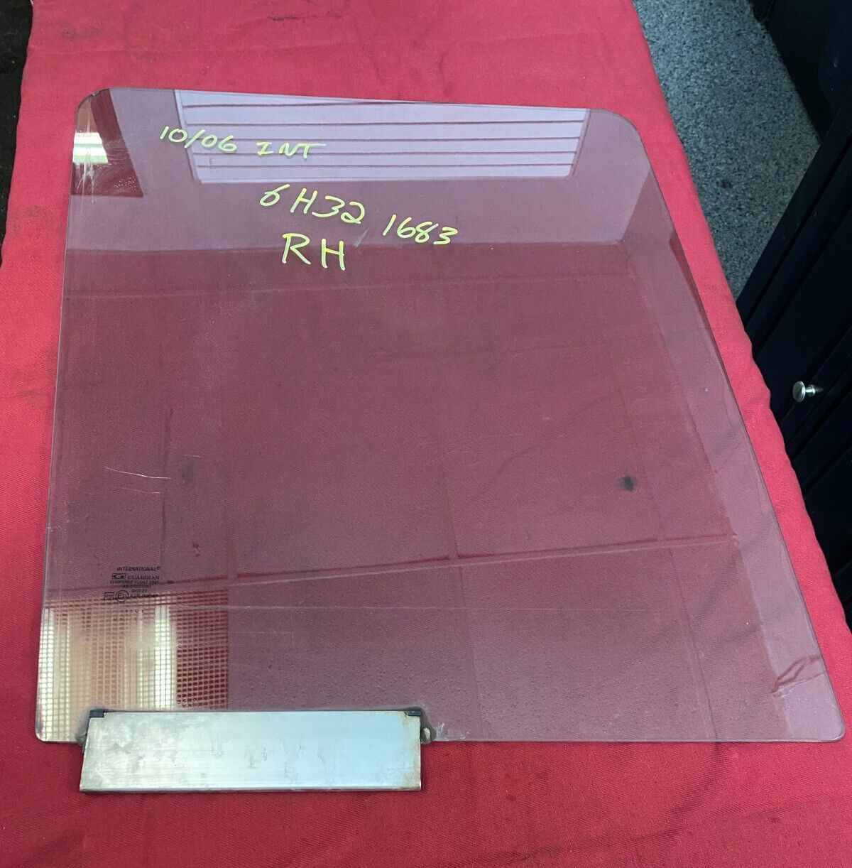 INTERNATIONAL PROSTAR RH, PASSENGER DOOR WINDOW GLASS 43R-016755