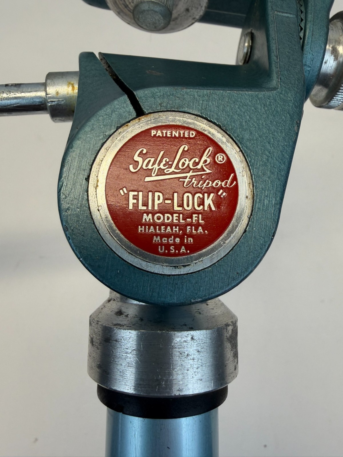 Safe-Lock Flip Lock Model-FL Tripod Blue Aluminum Frame 26" - 60” - VTG Ex Cond