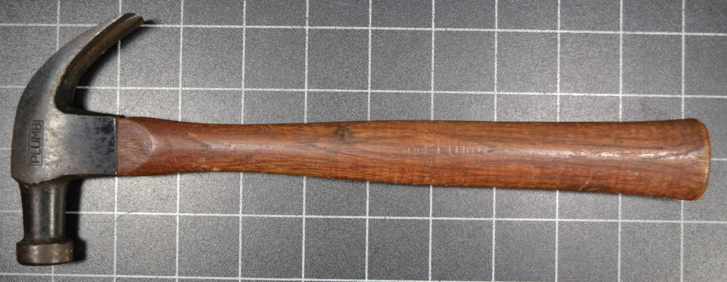 PLUMB - #82 - 13oz - NAIL / CLAW HAMMER - ORIGINAL MARKED HANDLE - SCREW WEDGE