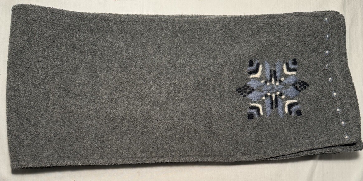 Eddie Bauer Men’s Gray Polyester scarf 66”