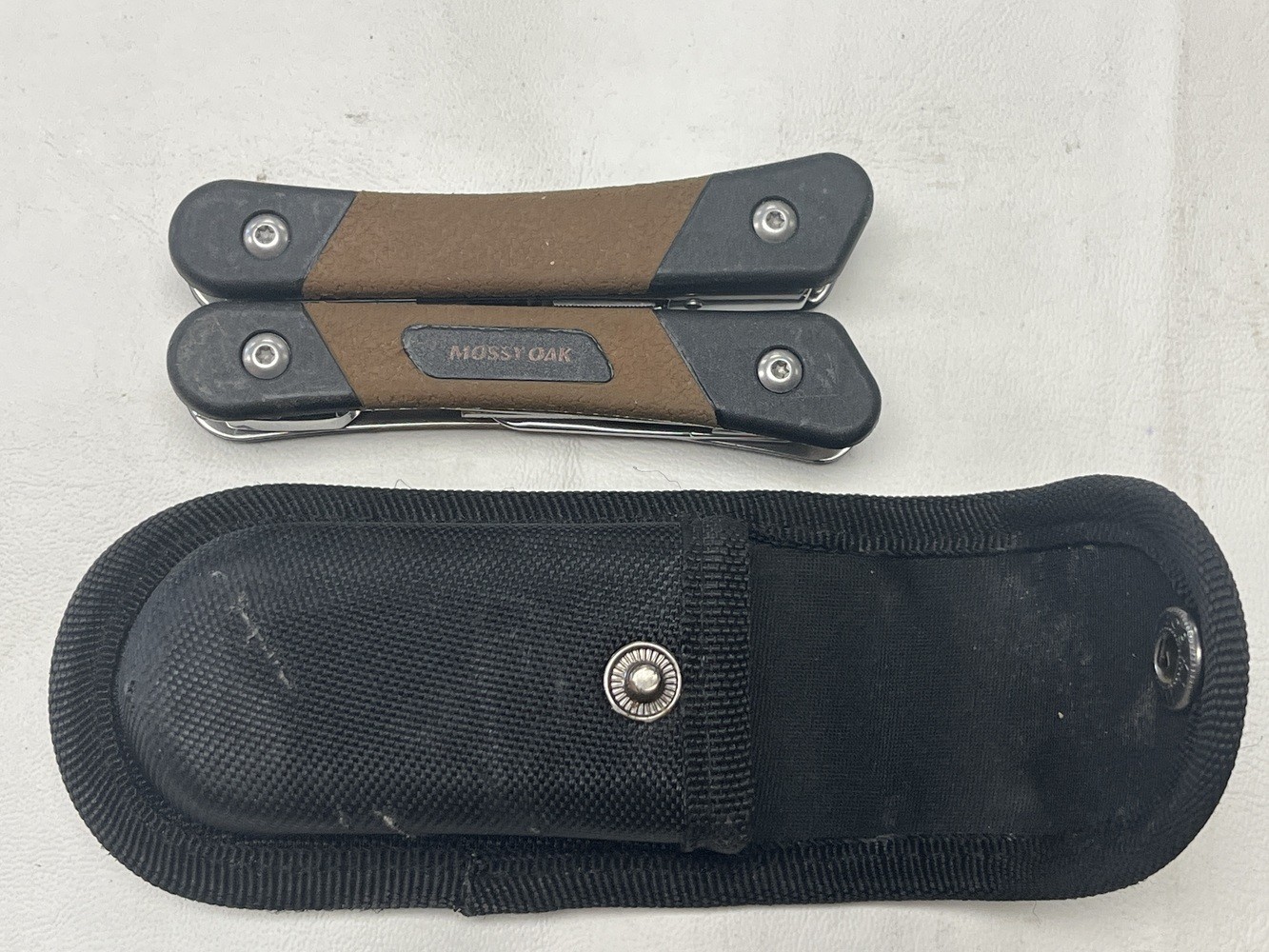 MOSSY OAK MULTI TOOL W/ HOLSTER