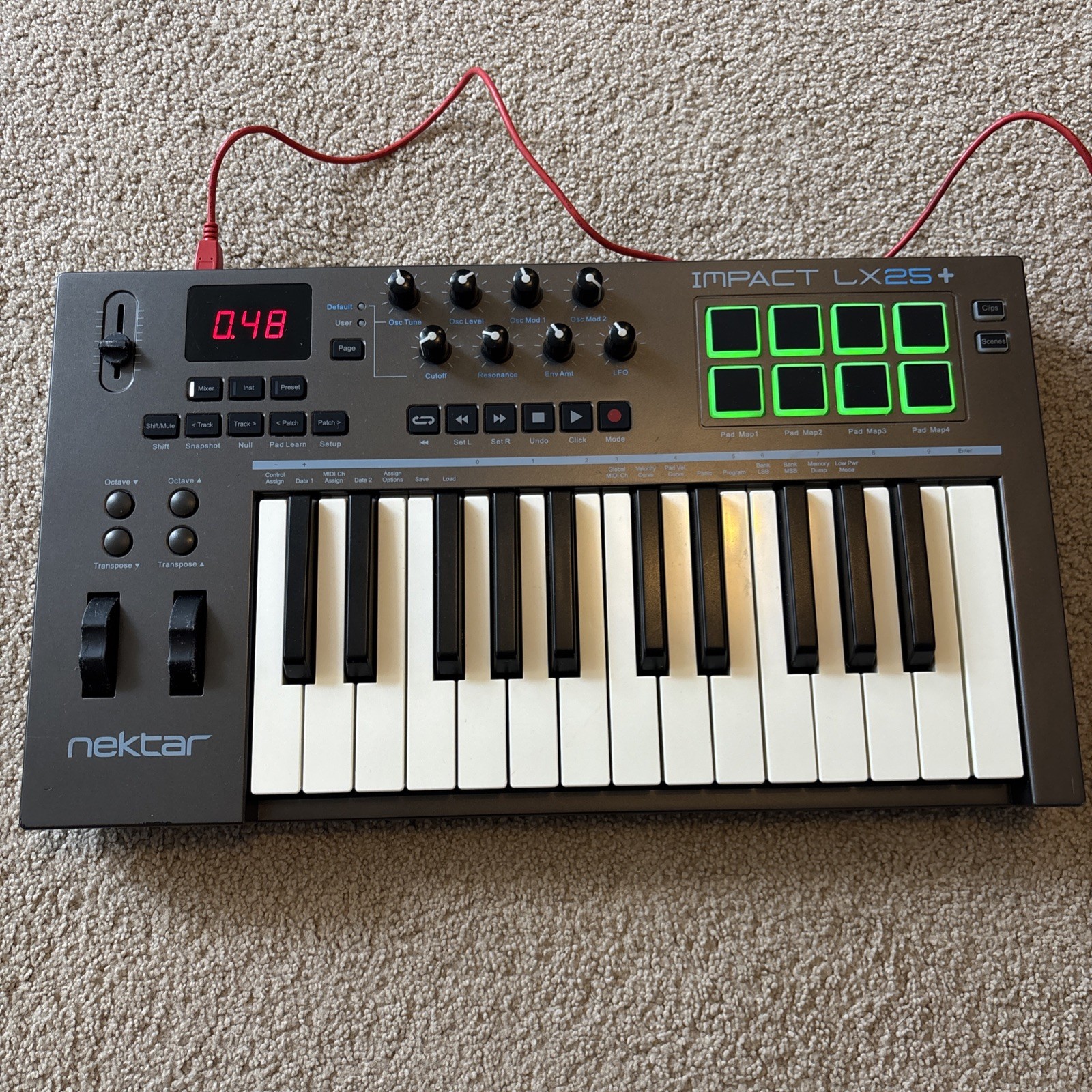 Nektar Impact LX25 USB MIDI Keyboard Controller 25-Key Drum Pads Tested