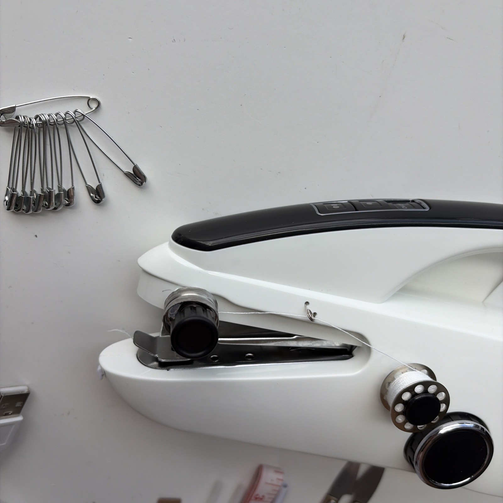 Handheld Sewing Machine for Beginners, Portable Mini Hand Sewing Machine