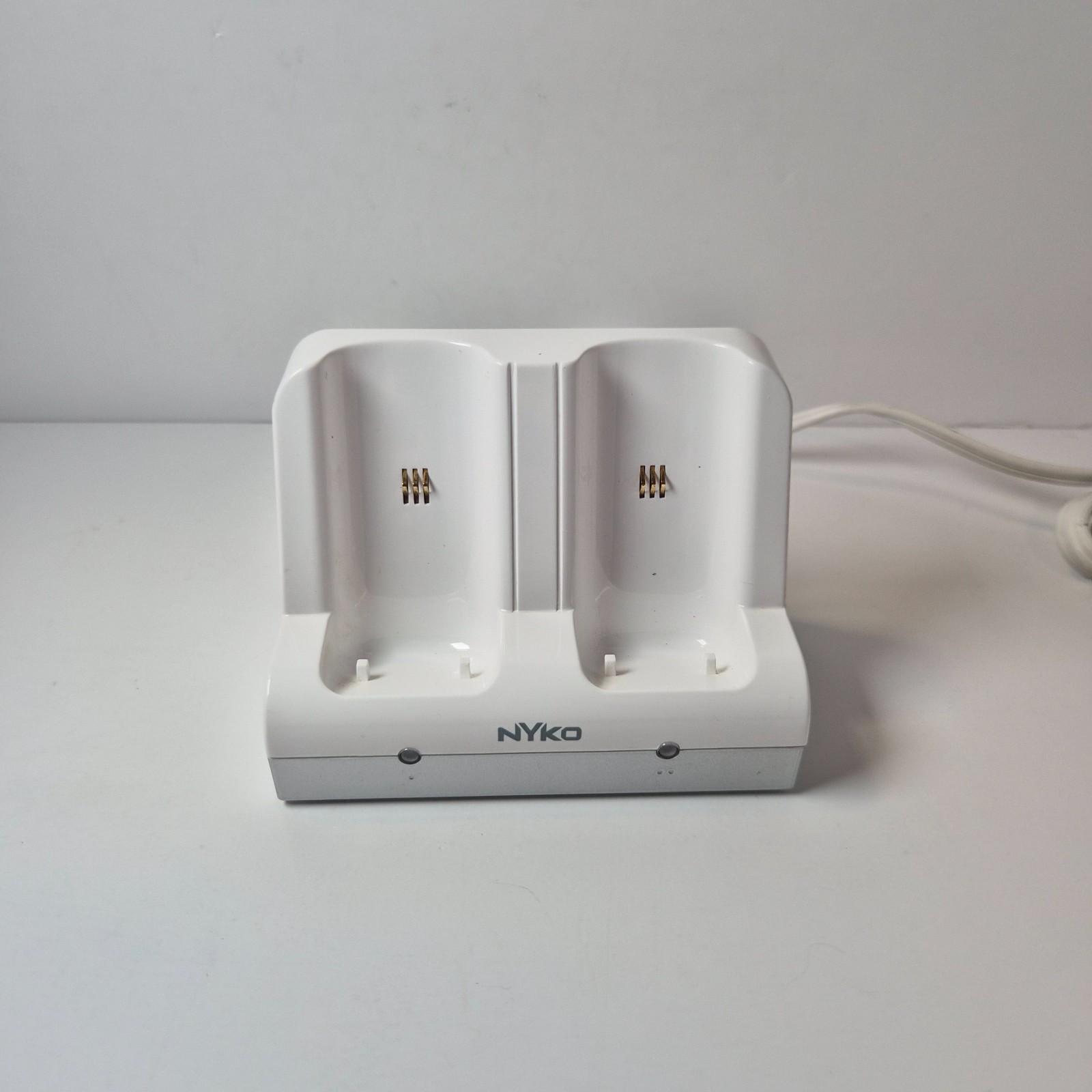 Nyko Wii Remote Charge Station Dock Base Only Tested (N1)