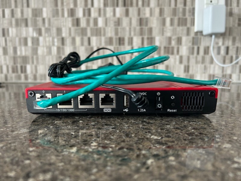 WatchGuard Firebox T10 DS1AE3 Gigabit Firewall w/ Adapter