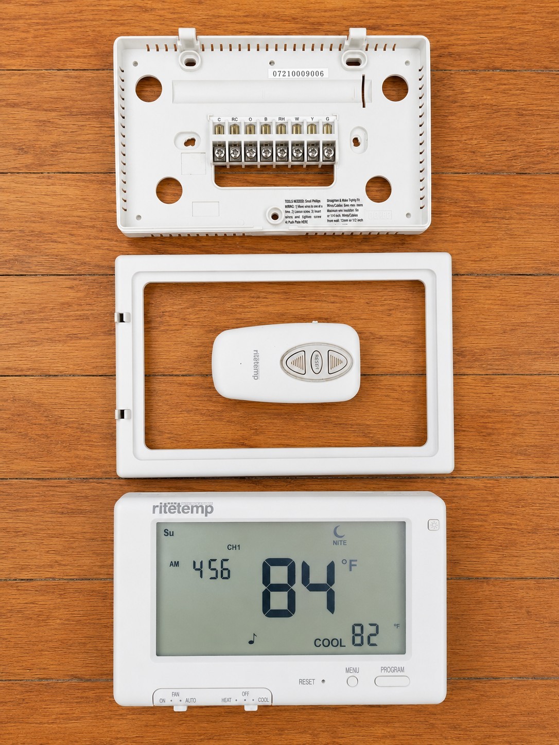 RiteTemp GPMG 8082 BLRC Programmable Thermostat w/ Remote Control, Touch Screen