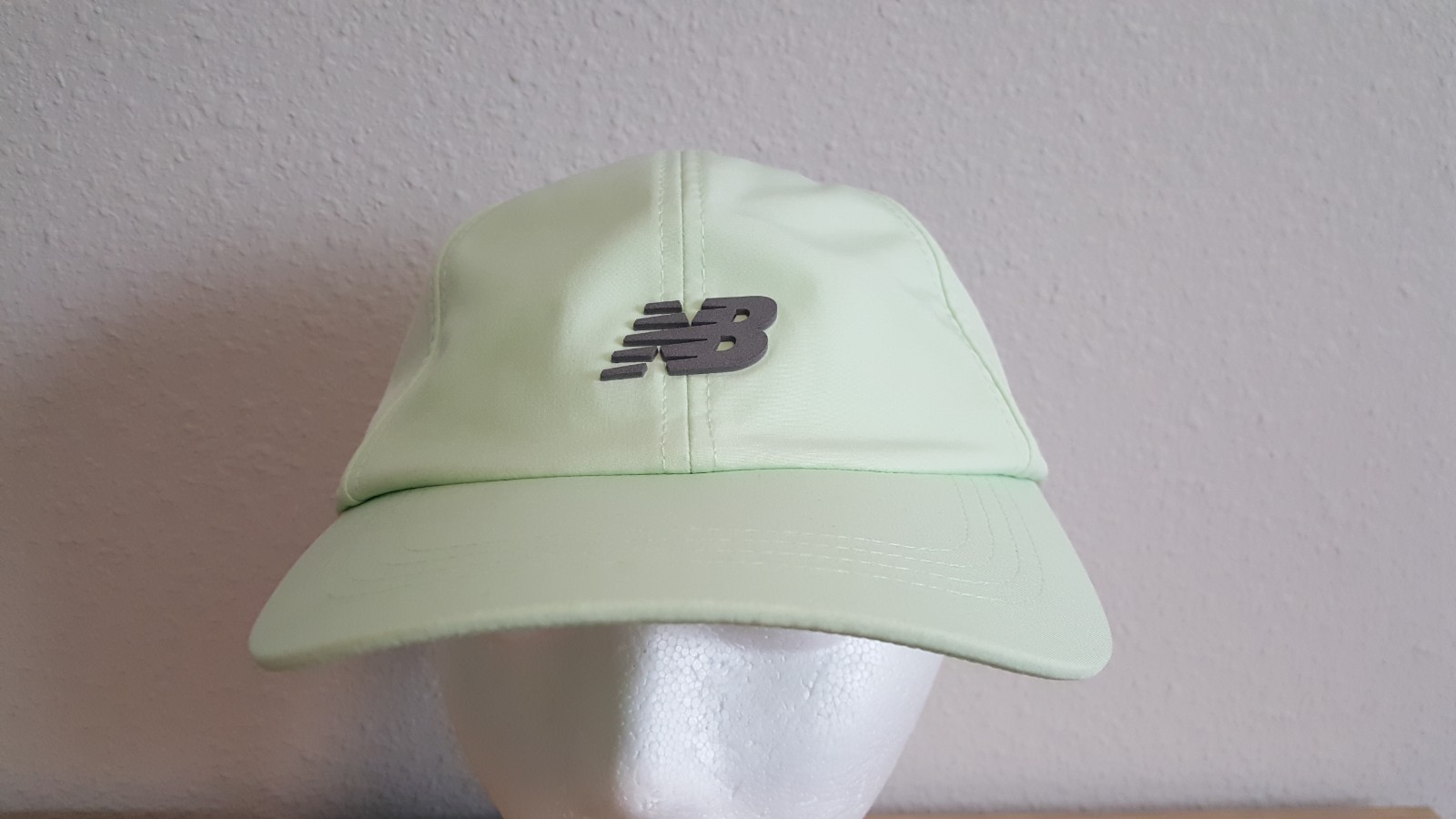 New Balance performance Hat cap in Neon green