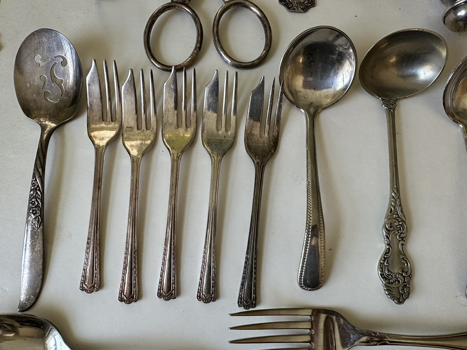 59 pc LOT ASSORTED SILVERPLATE SERVING FLATWARE 1940'S-1980'S STAINLESS