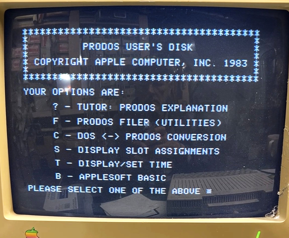 Apple IIe, 1984, SSC, Disk I/O, 64K/80Col, Unidisk, Software