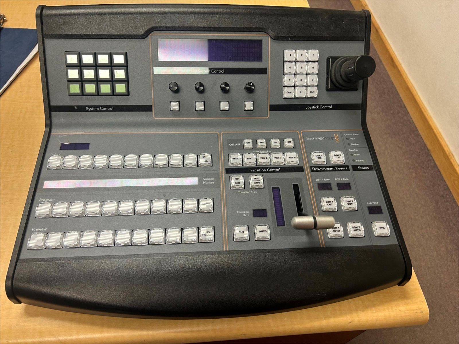 ^^ BLACKMAGIC DESIGN ATEM 1 M/E BROADCAST PANEL (LSP98)