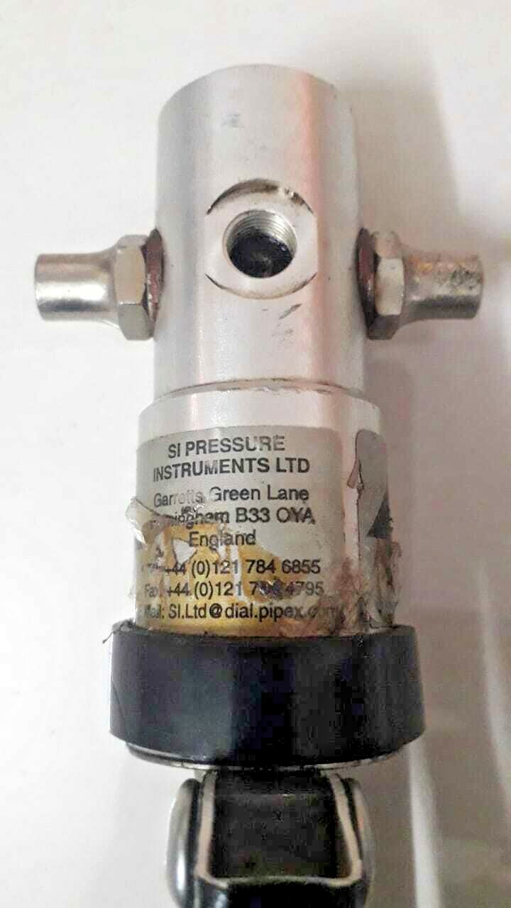 Si Instrument TP1 Hand held test pump Pressure calibrator