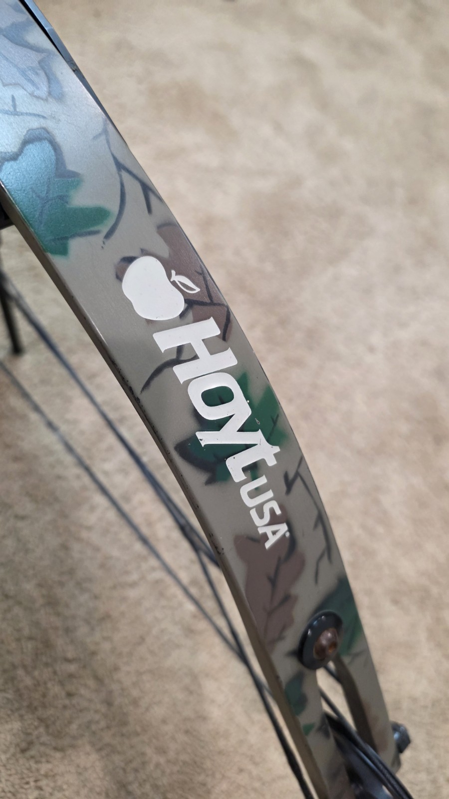 Hoyt PowerTec Compound Bow RH Camo Hunting Archery w/ Sight Rest Needs String