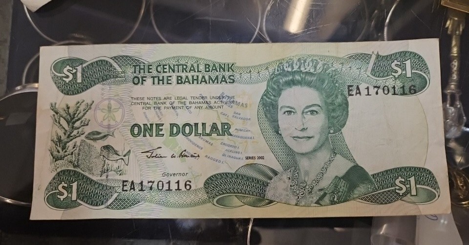 2002 Series The Central Bank of the Bahamas One Dollar Bank Note DU262632