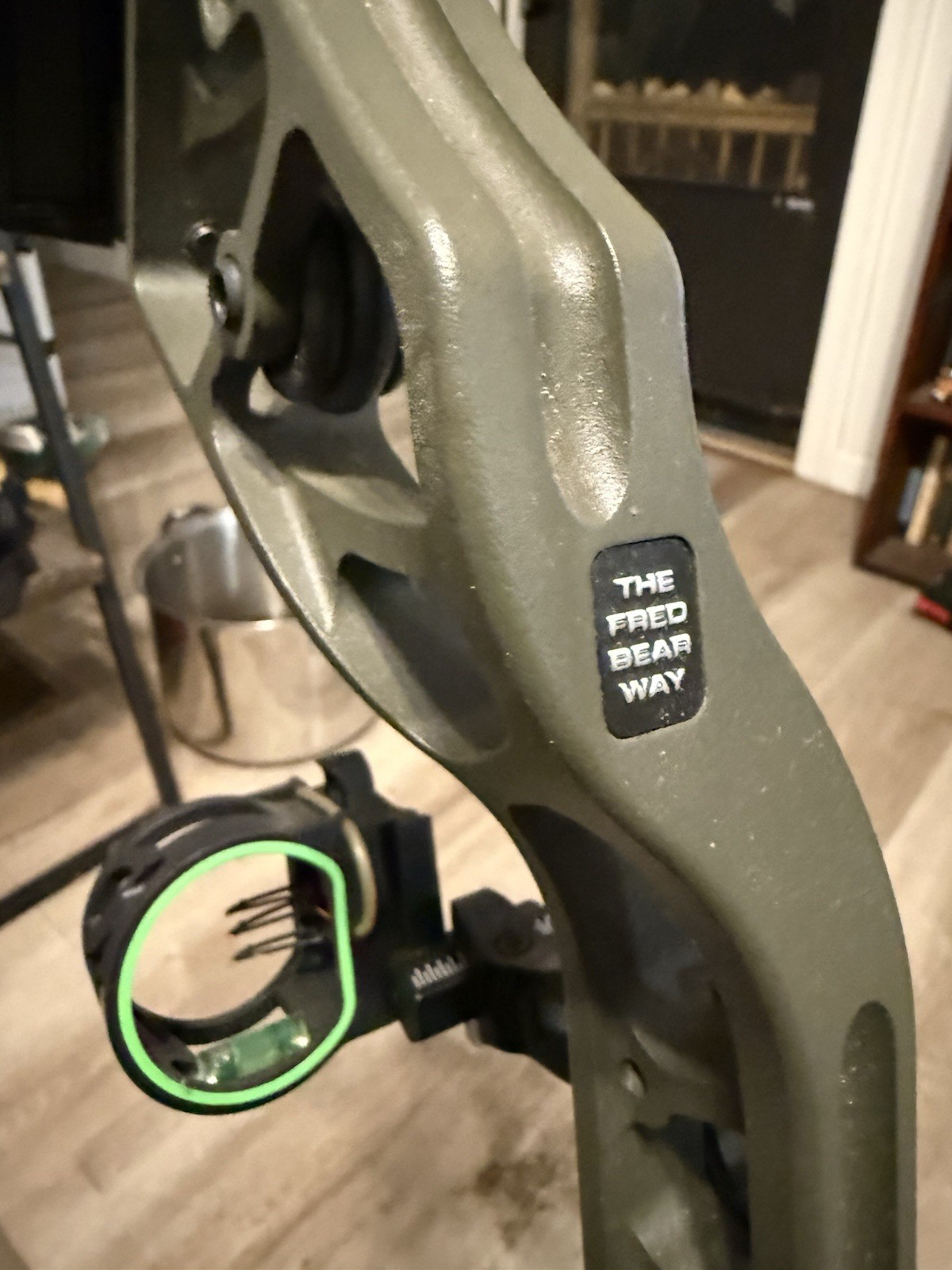 Bear Archery Escalate 70lbs Rt hand