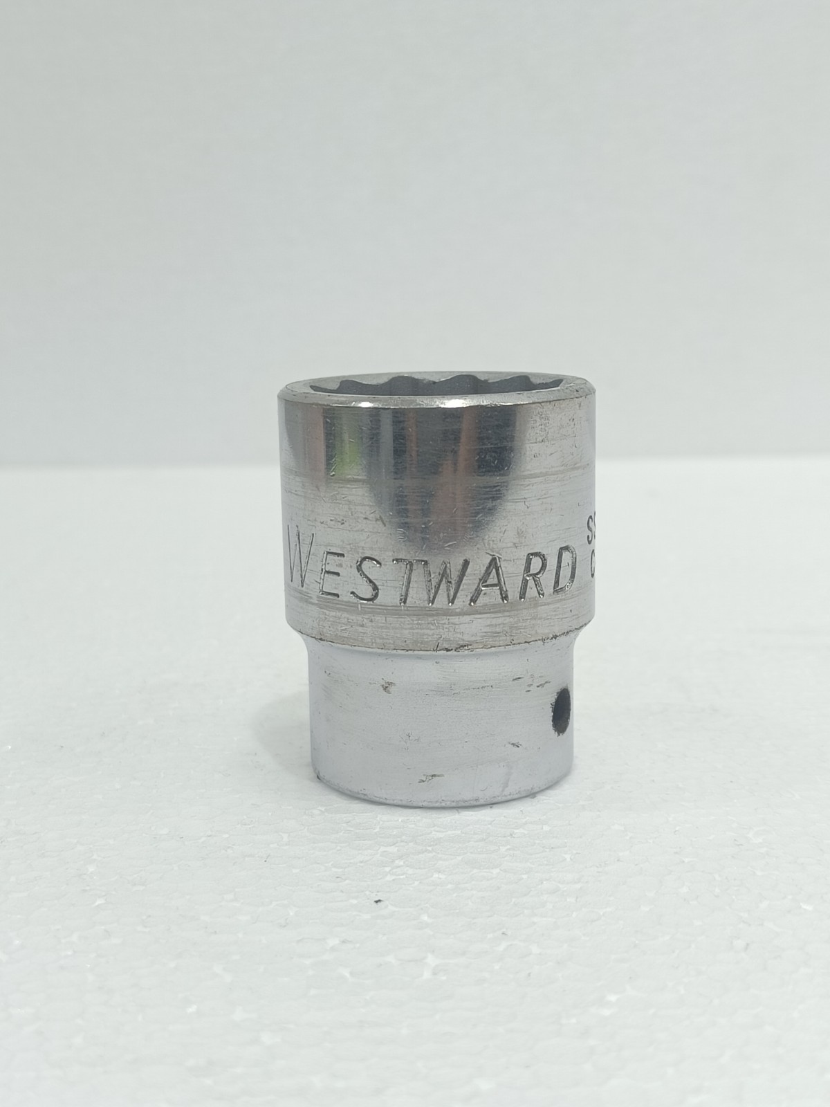 WESTWARD SS342R 1-1/4 INCH SOCKET 3/4 DRIVE SAE 12 POINT CHROME VANADIUM(fedex)