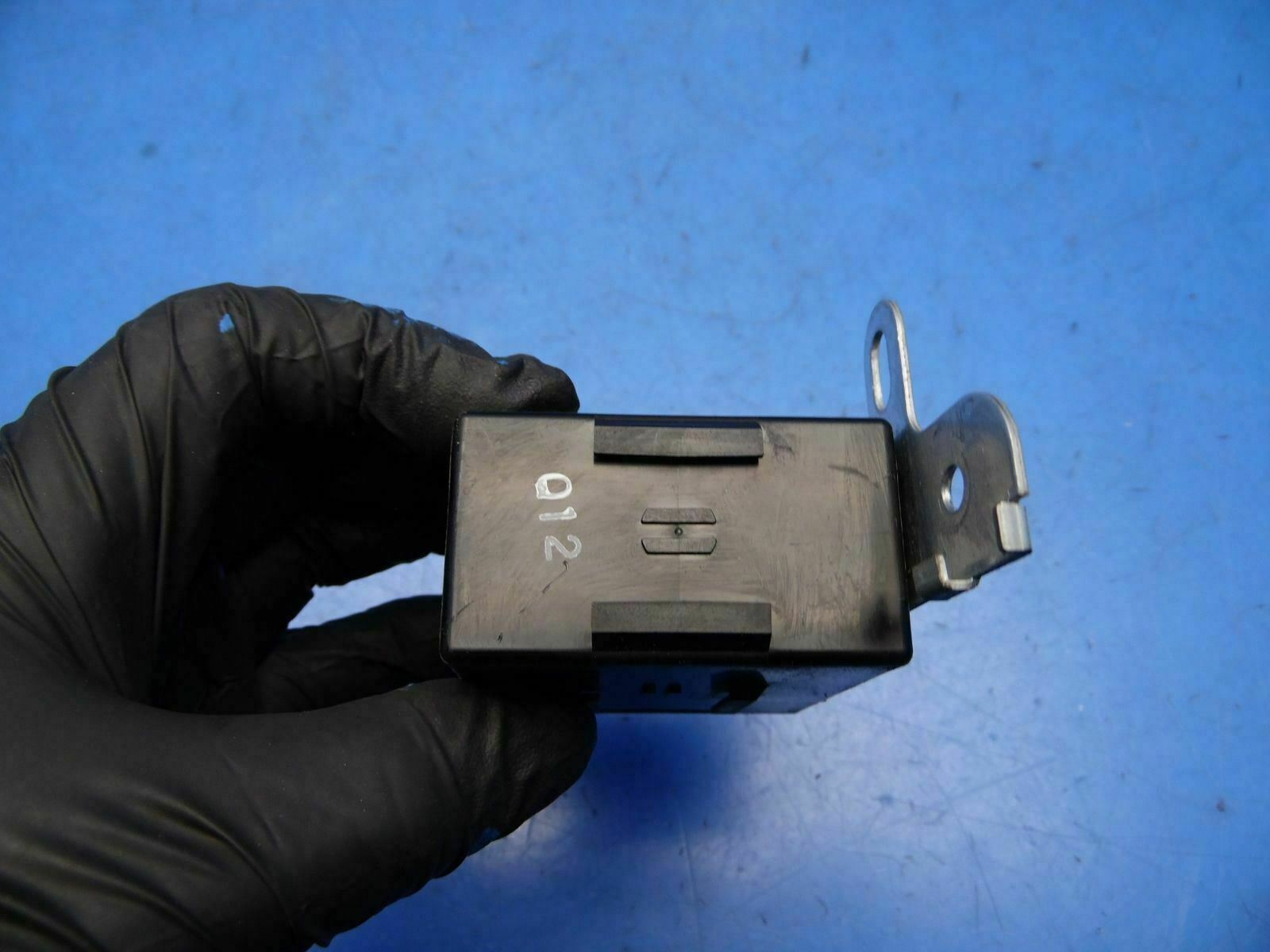 01-04 Toyota Sequoia OEM under dash module computer STOCK factory