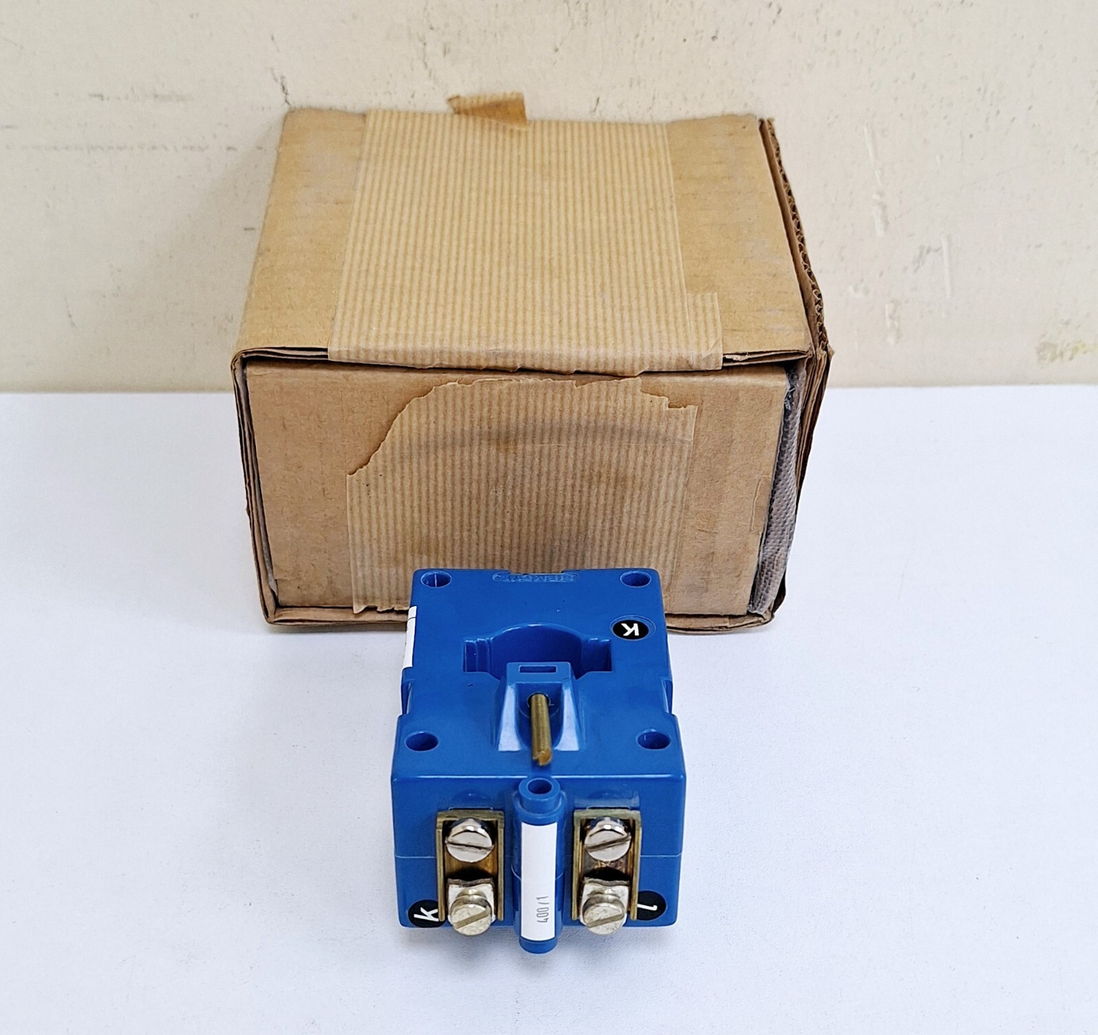 Siemens 4NC12 / 400/1A Current Transformer
