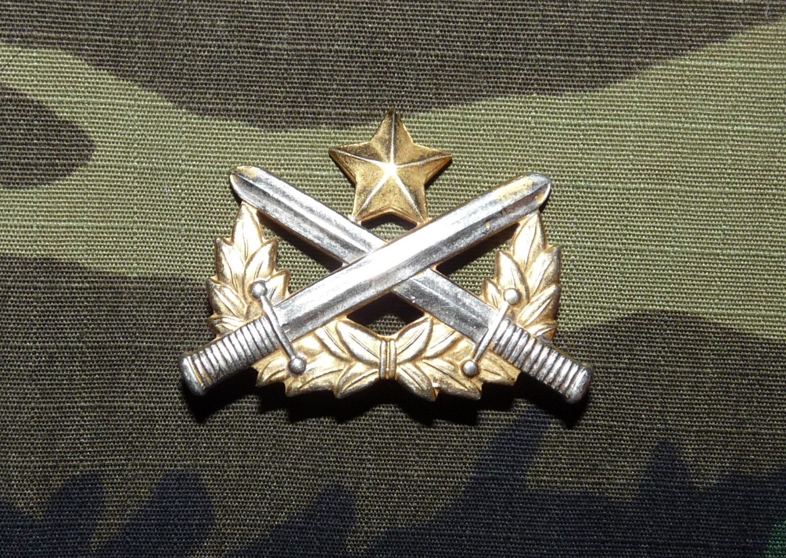Vintage Republic of Vietnam ARVN Army Ranger Metal Qualification Badge (repro)
