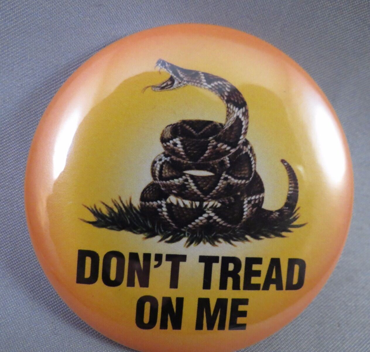 WHOLESALE LOT OF 12 GADSDEN DON'T TREAD ON ME  BUTTON pin Trump $ Tea Party Flag