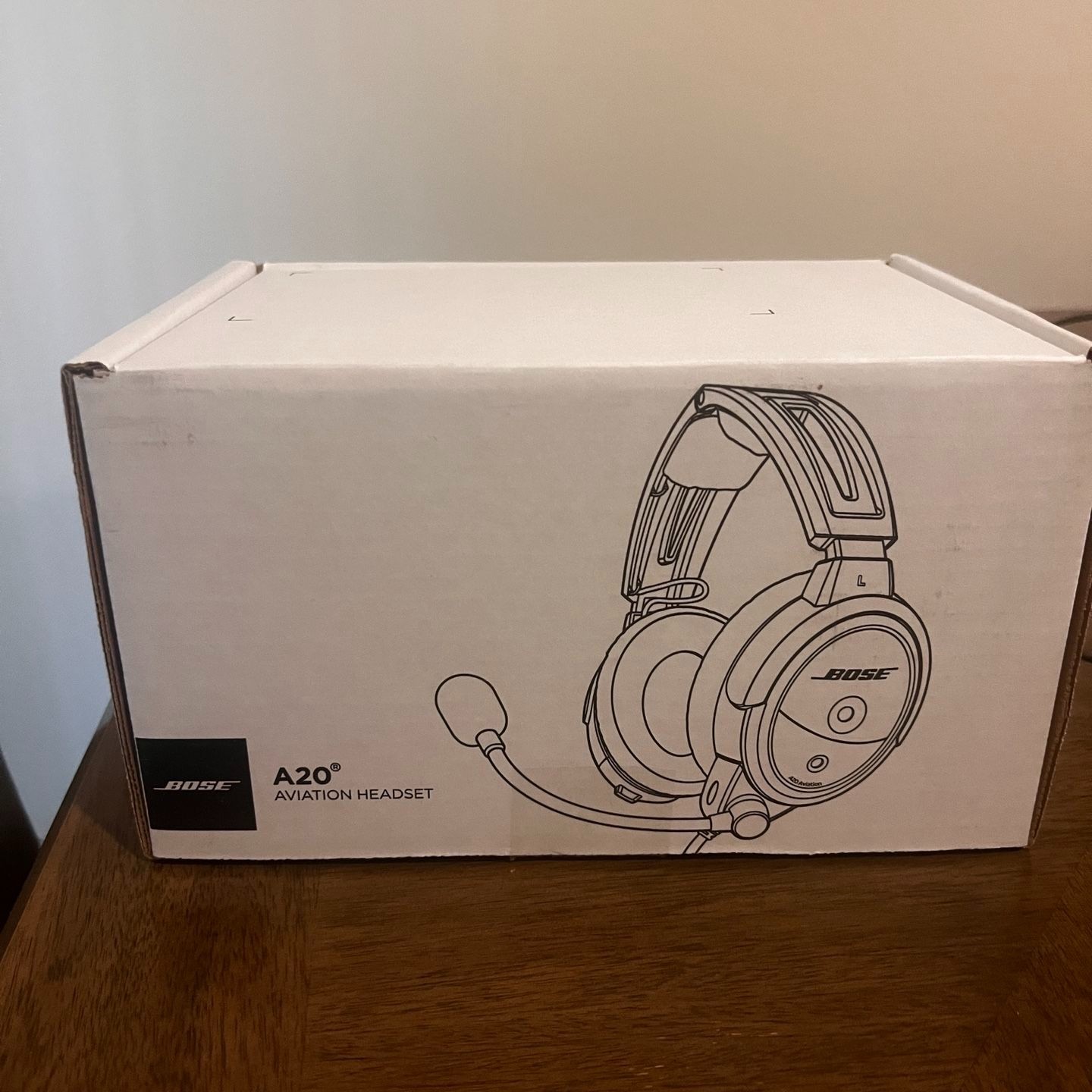Brand new Bose A20 Aviation Headset With Mic U384 Black No Bluetooth