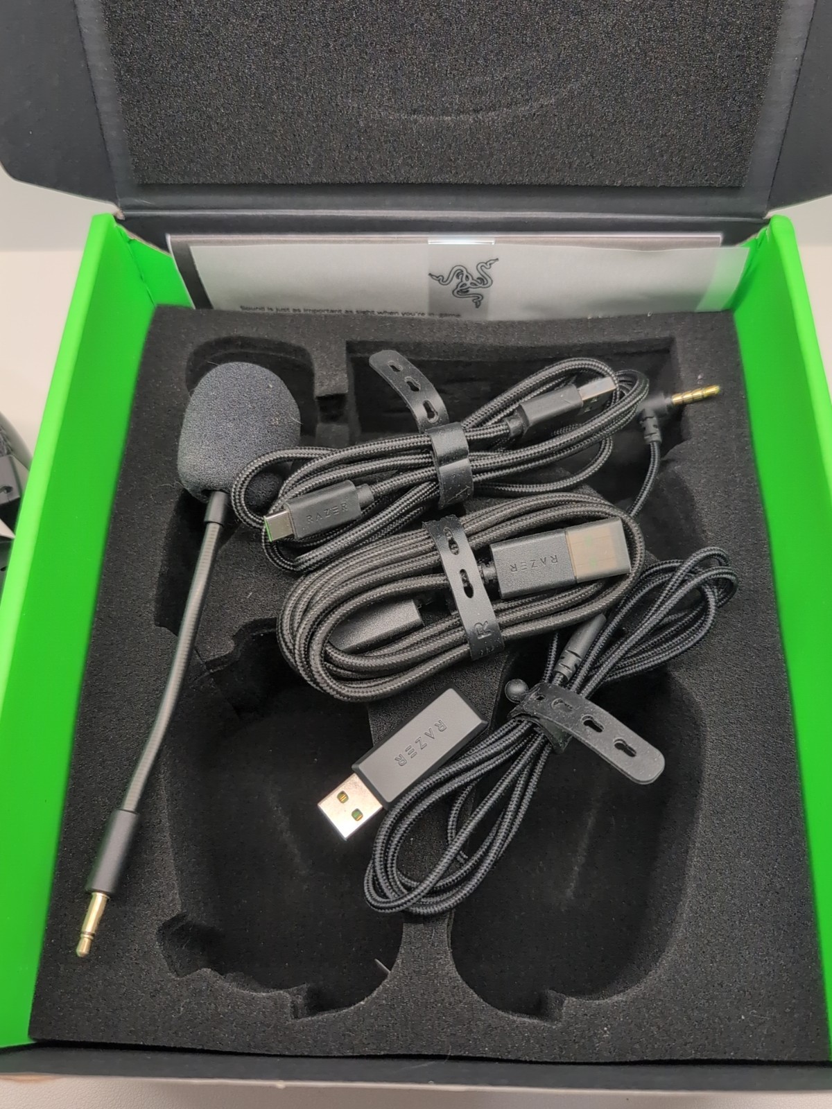 Razer BlackShark V2 Pro Wireless Gaming Headset (Pre 2023 Version) with box #10