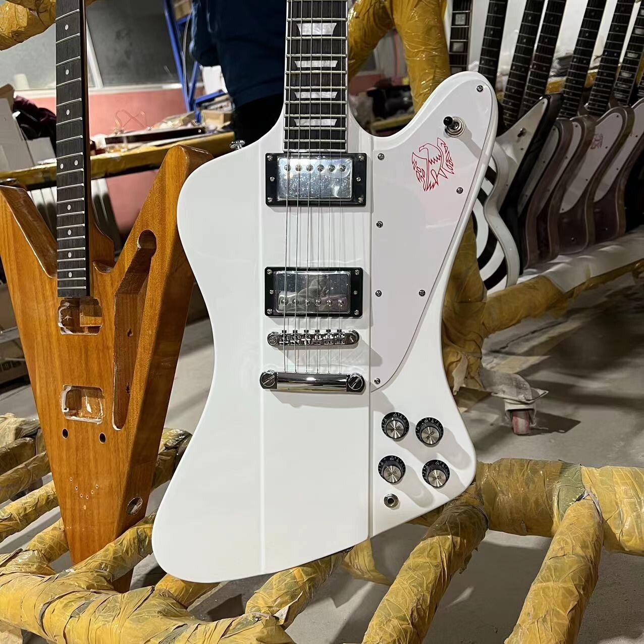 Best-selling  Electric Guitar Mahogany Body White Color Rosewood Fretboard