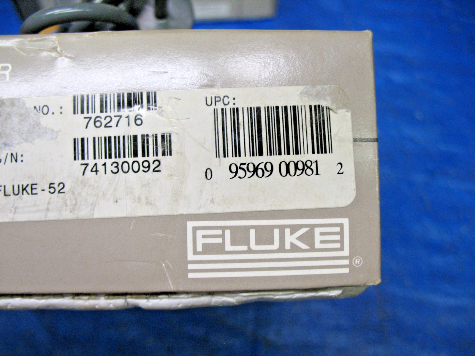FLUKE THERMOMETER MODEL# 52 K/J DUAL-INPUT DIGITAL THERMOMETER w/probes
