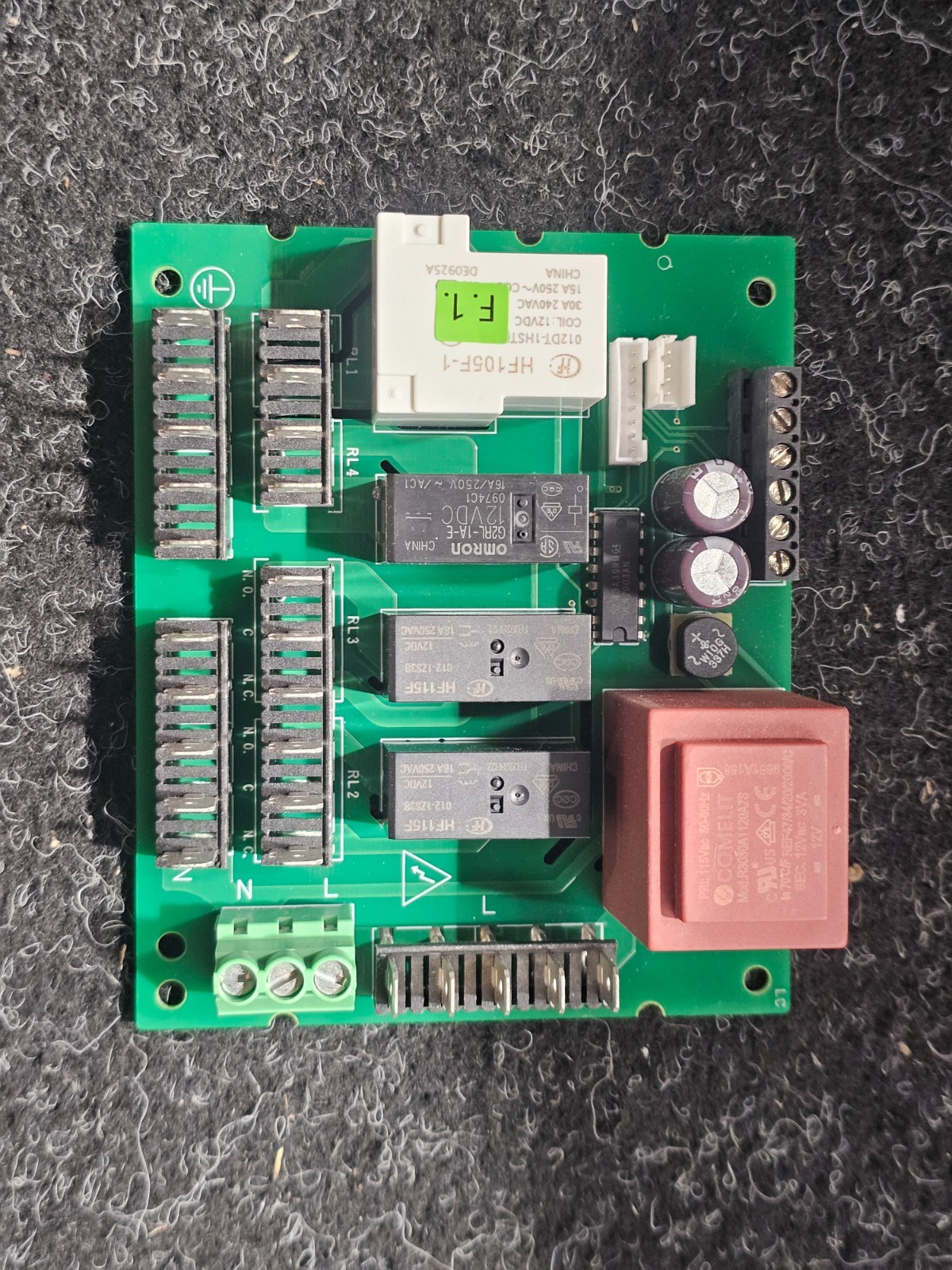 CAREL PYR30Z01M2 Electronic Controller Control Circuit Board PZR3C81A43