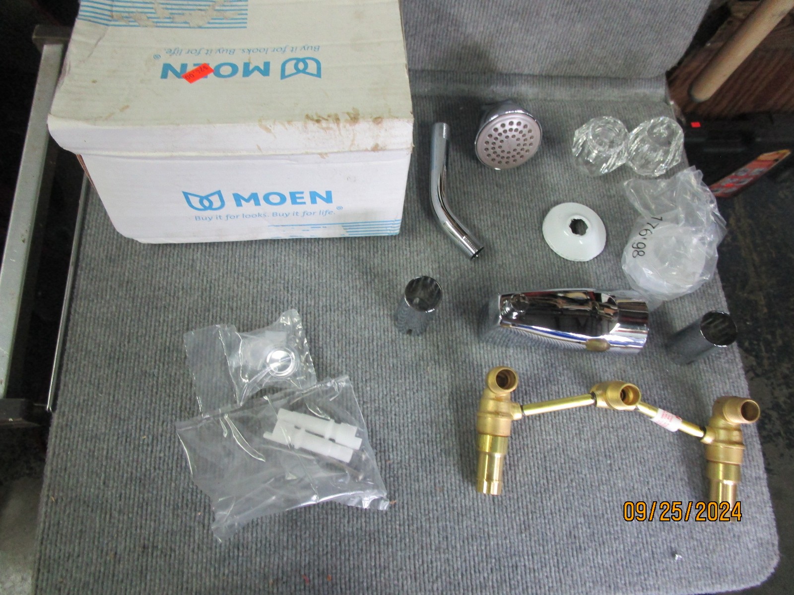 Moen Chrome Faucet Set 91111