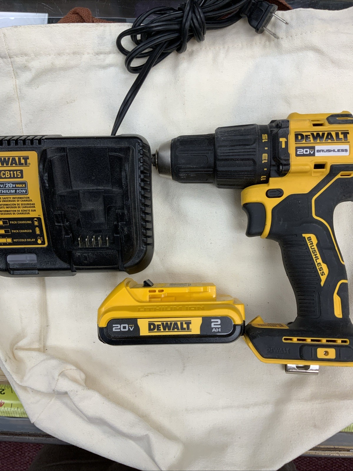 DEWALT DCD798 20V Max Brushless 1/2" Hammer Drill Driver Kit