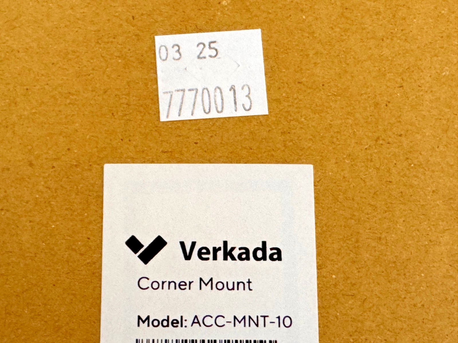 New Verkada Camera Corner Mount White ACC-MNT-10