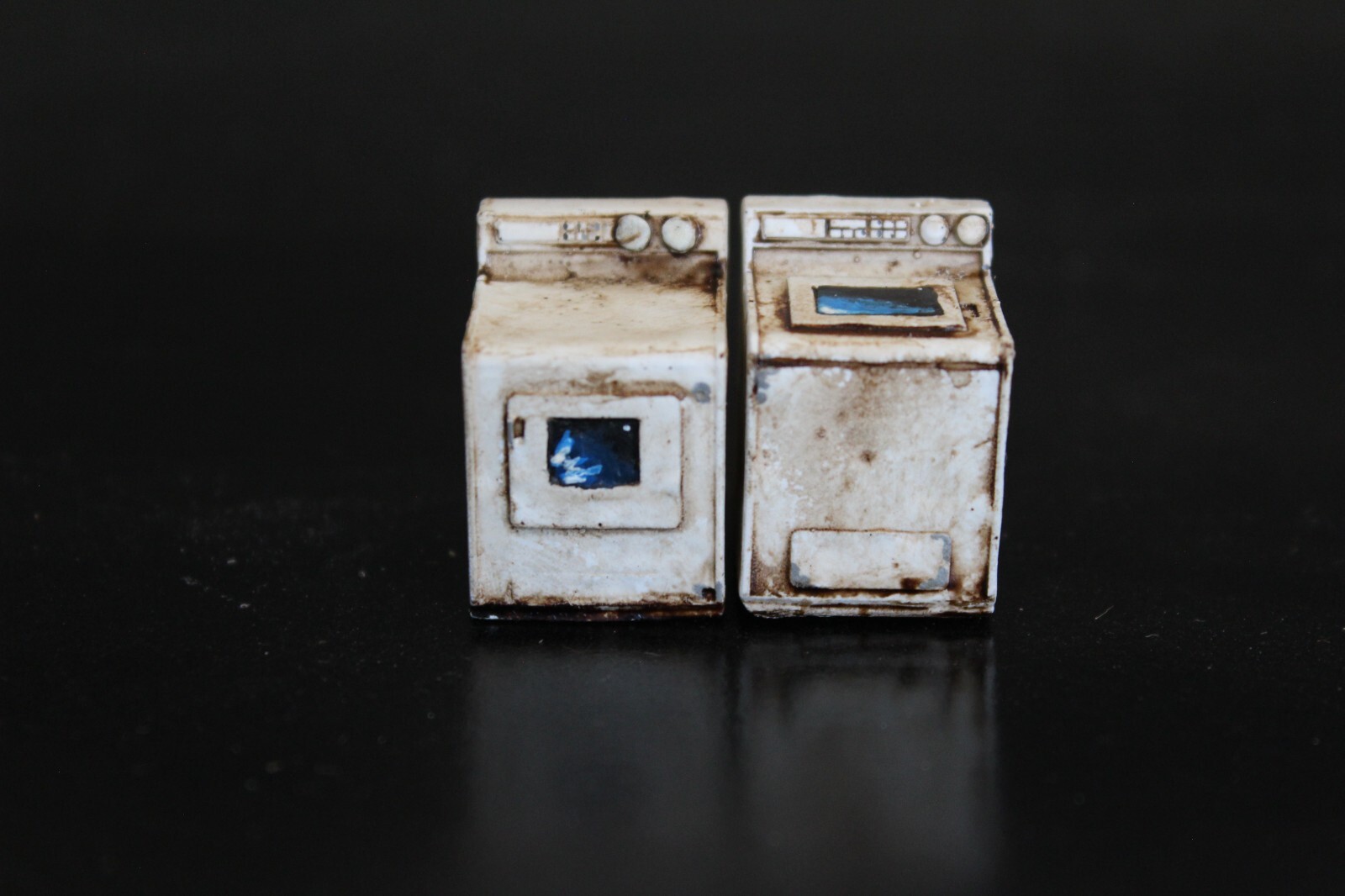 Painted Washer & Dryer Set Post Apocalyptic Scatter Terrain Zombie Apocalypse