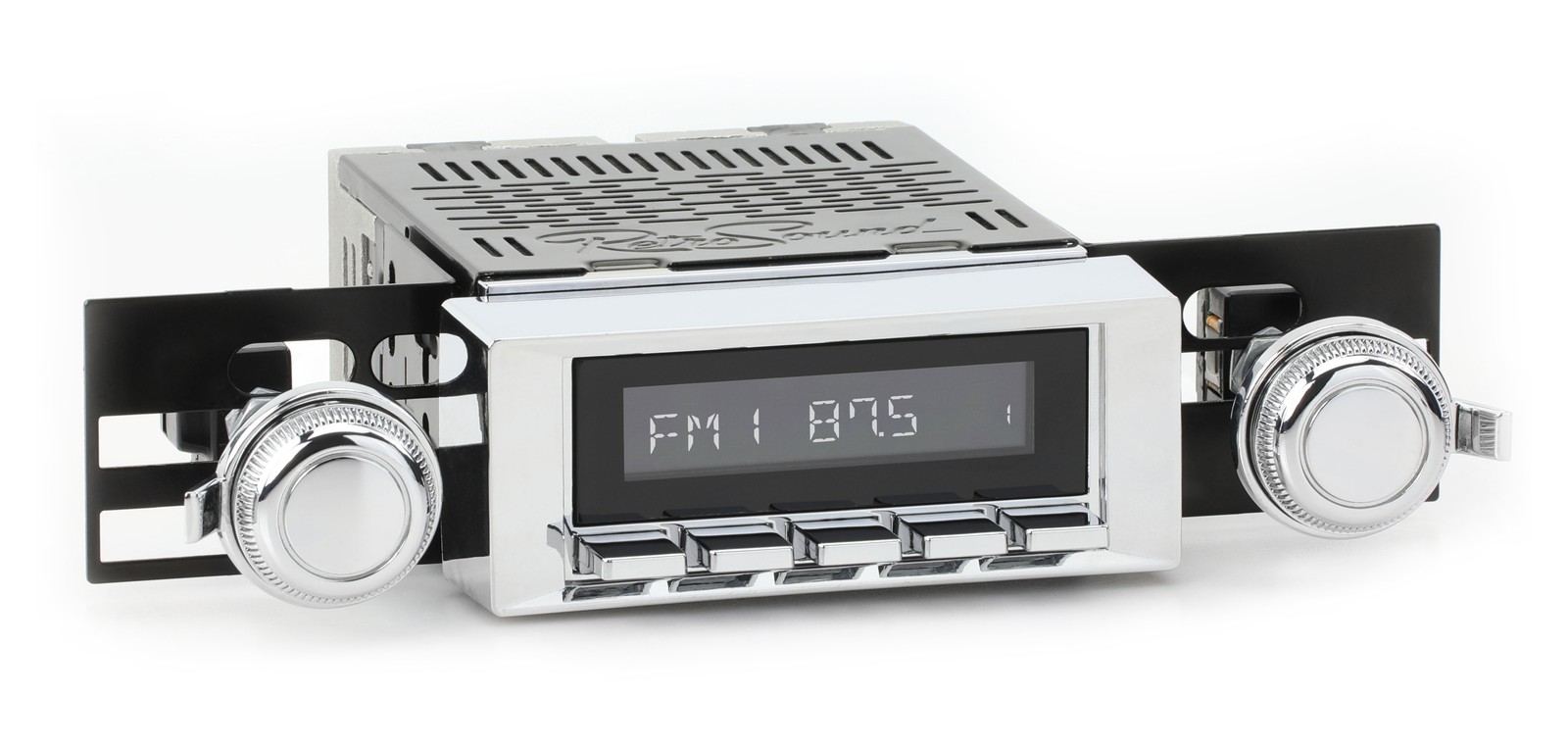 RetroRadio for 1968-70 Chevrolet El Camino BT, AUX, AM/FM LAC-M1-117-120-03P-73P
