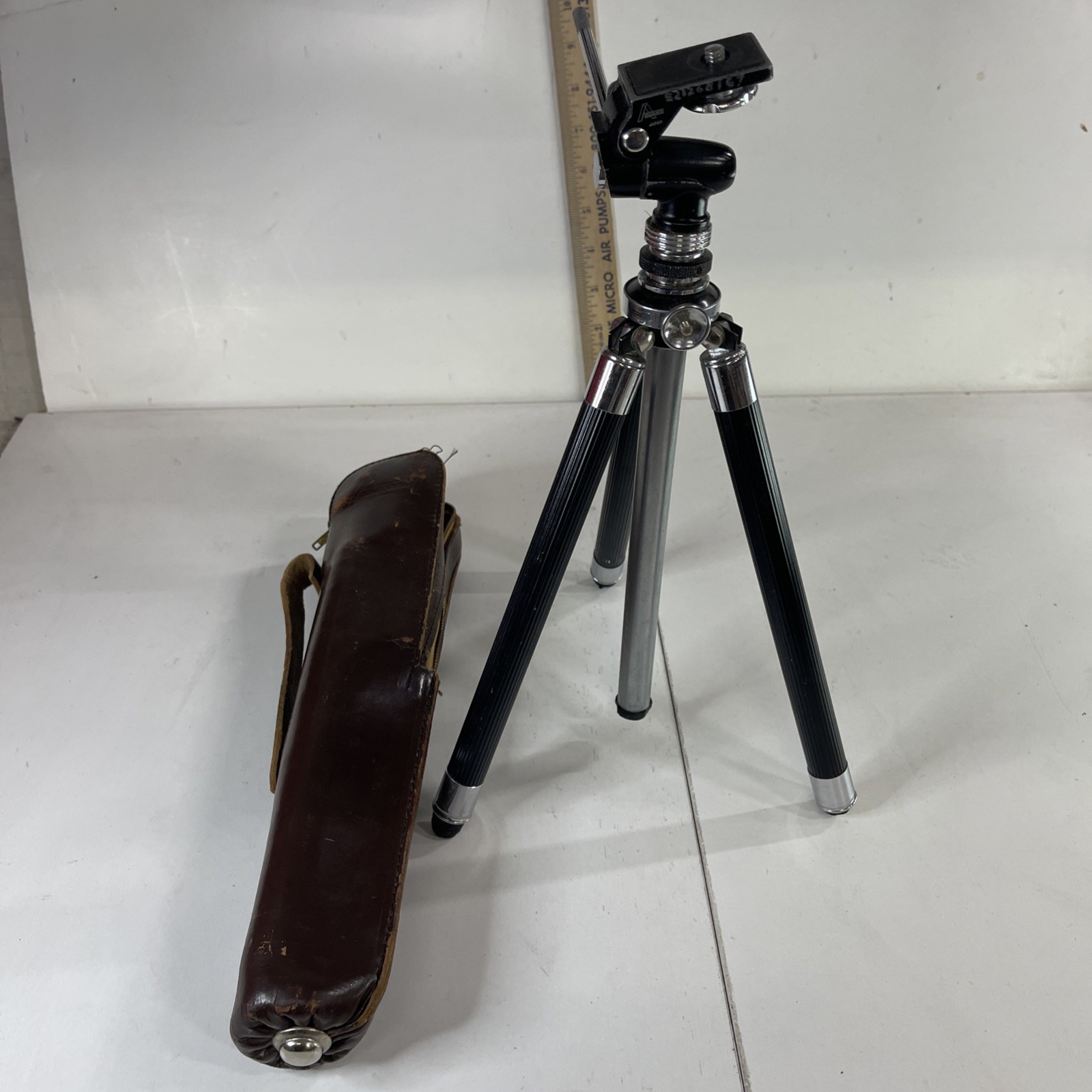 Vintage ADAMS Camera Tripod 16" to 48” W/ Leather Case. Made in Japan "NICE"