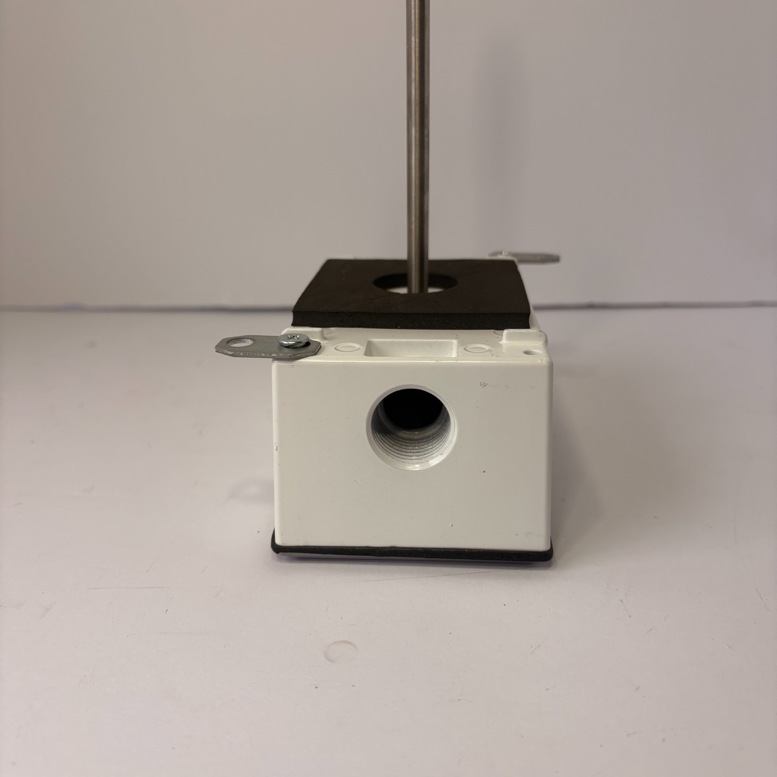 Veris TGCDR00 Duct Temperature Sensor 6" Stainless Probe 10k Type 2 Thermistor