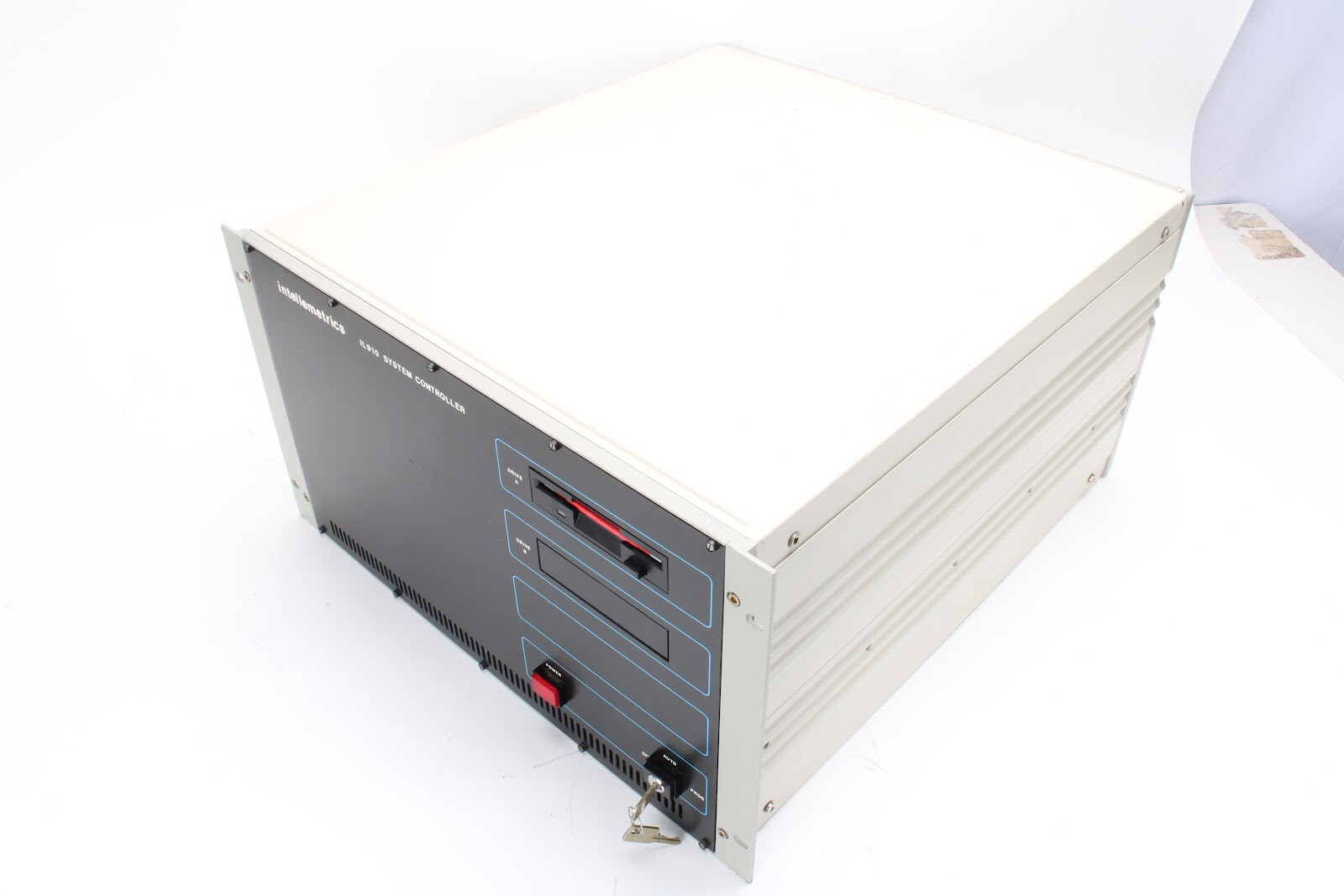 Intellemetrics IL910 / IL900 System Controller With 9x Card Modules and 2x Keys