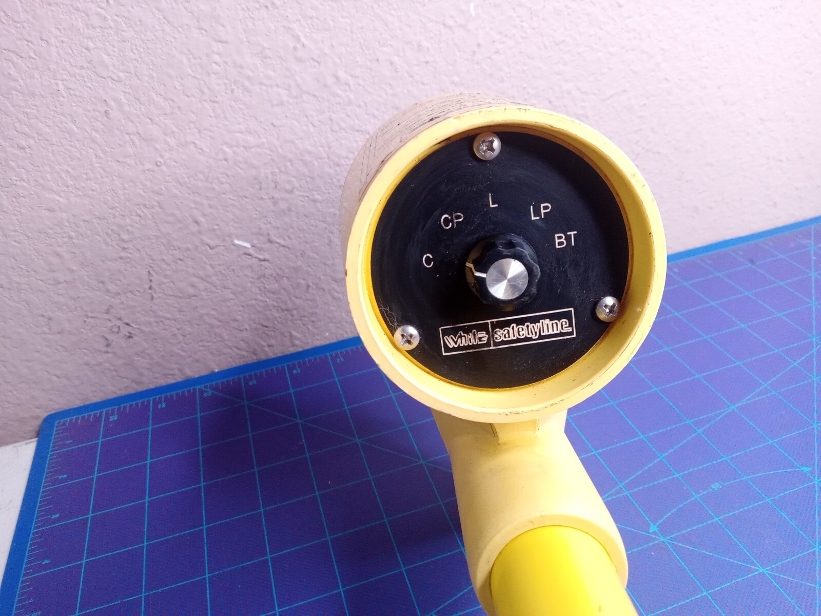 White Safety Line Voltage Detector (Bierer Analog Voltage Detector) UNTESTED