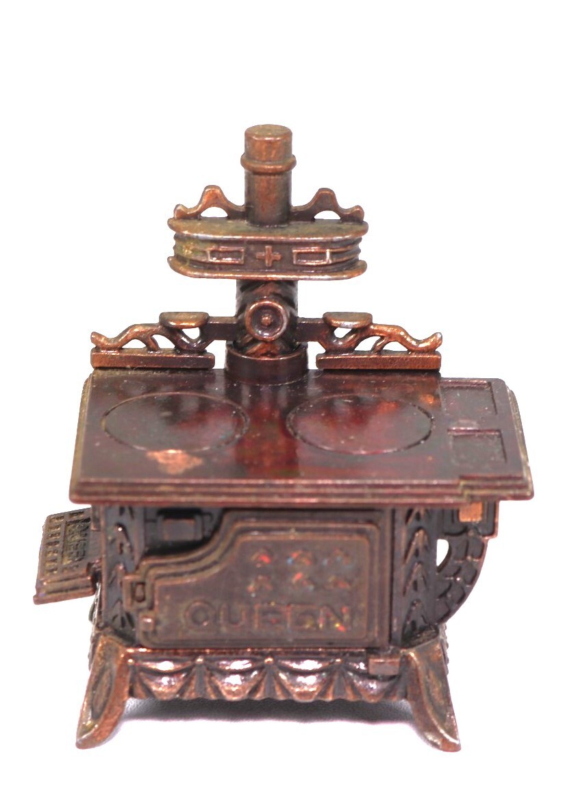Vintage Pencil Sharpener Queen Stove Metal Diecast Collectable