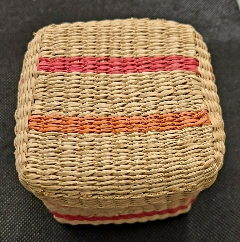 THREE BASKET STACKING BOXES FIGURINES!    e3214UXX