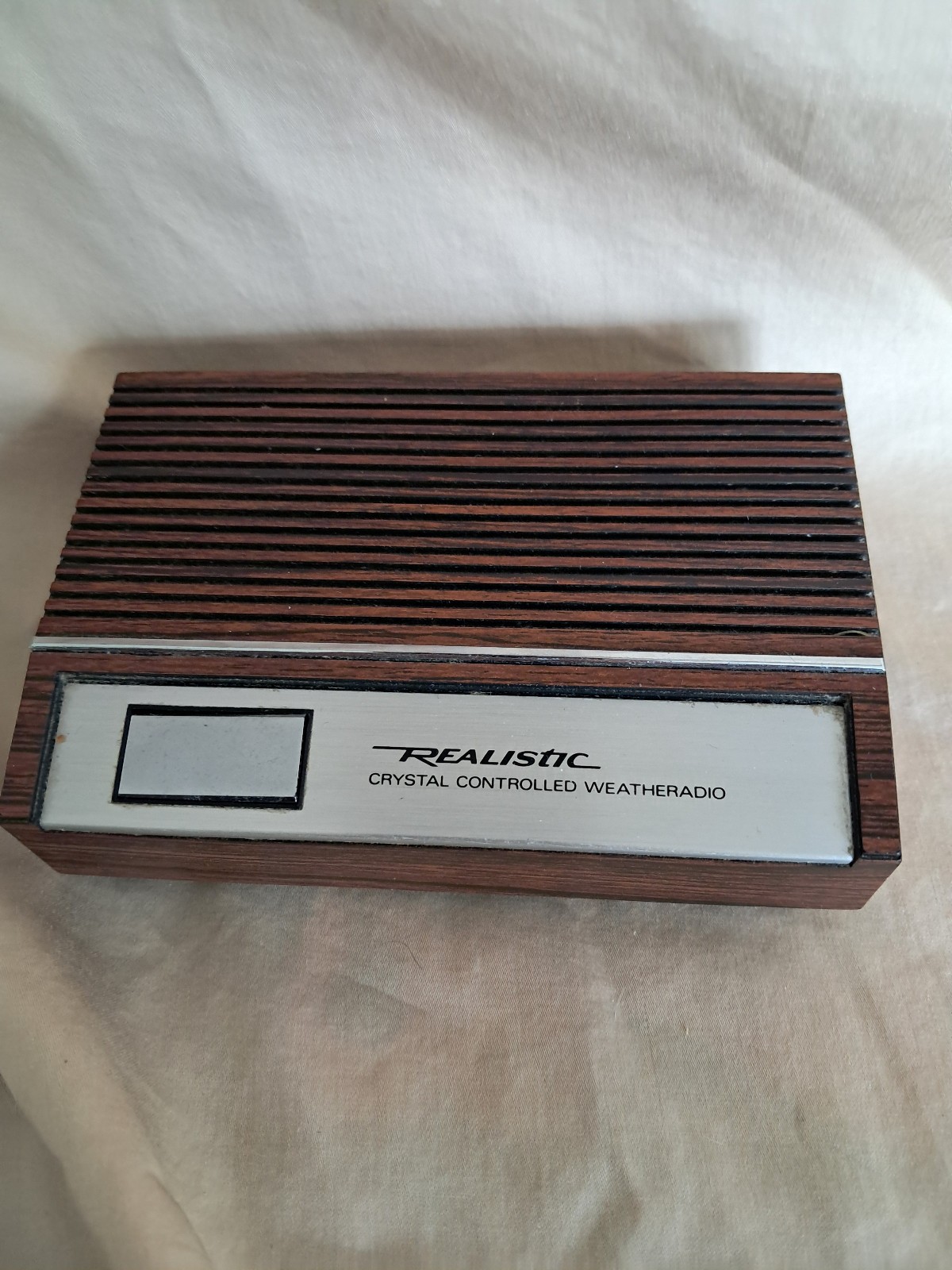Realistic Crystal Controlled Emergency Weather Radio Shack with batteries LKJ