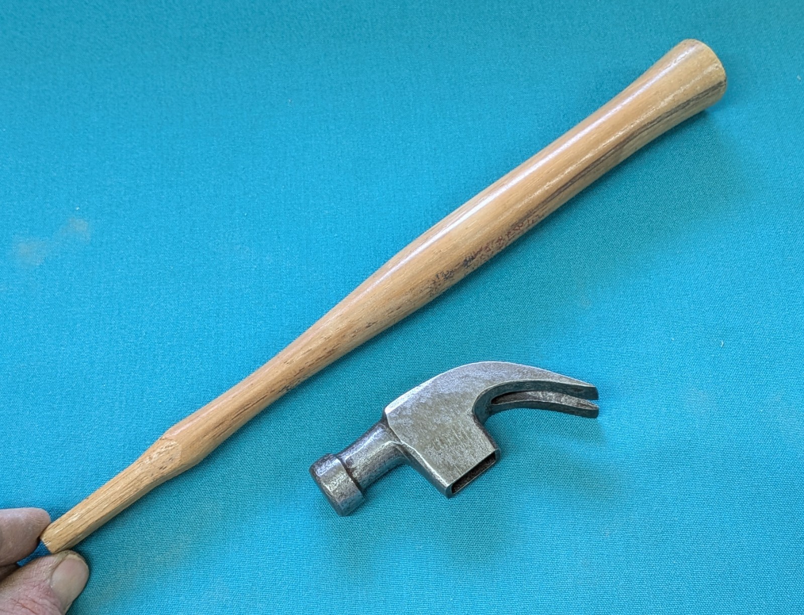 Vintage Curved Claw Hammer Total Weight 10.6-oz Unknown Maker Nice Casting