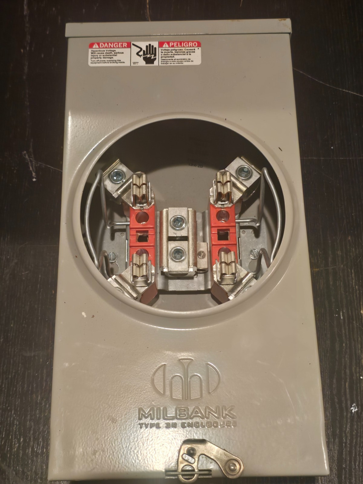 New Old Stock Milbank U200 U-200 200A 600 Volt 1PH 3W Meter Socket