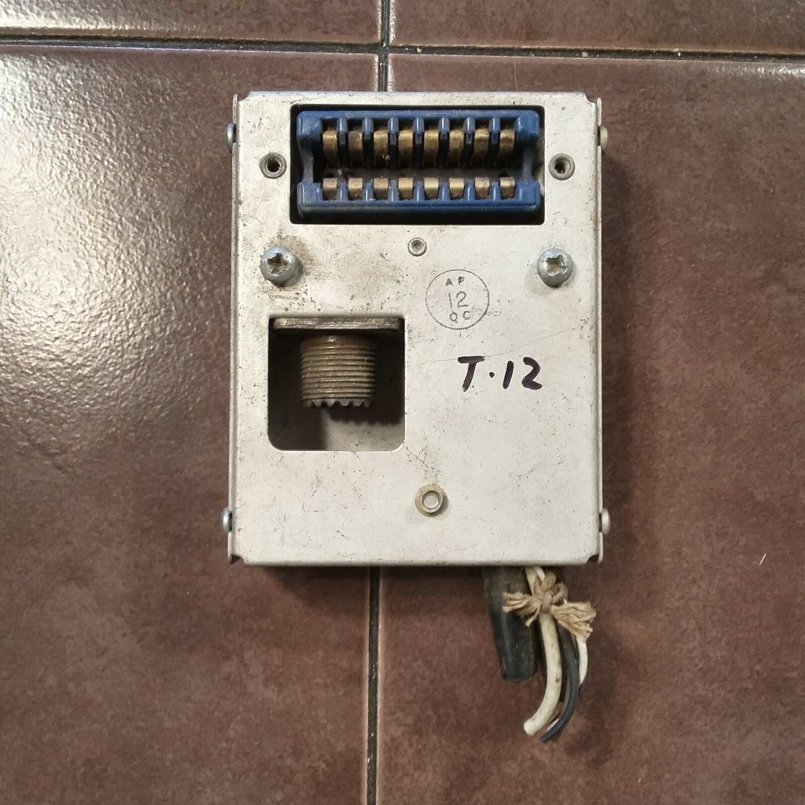 Bendix ADF T-12 Series Backplate with connectors