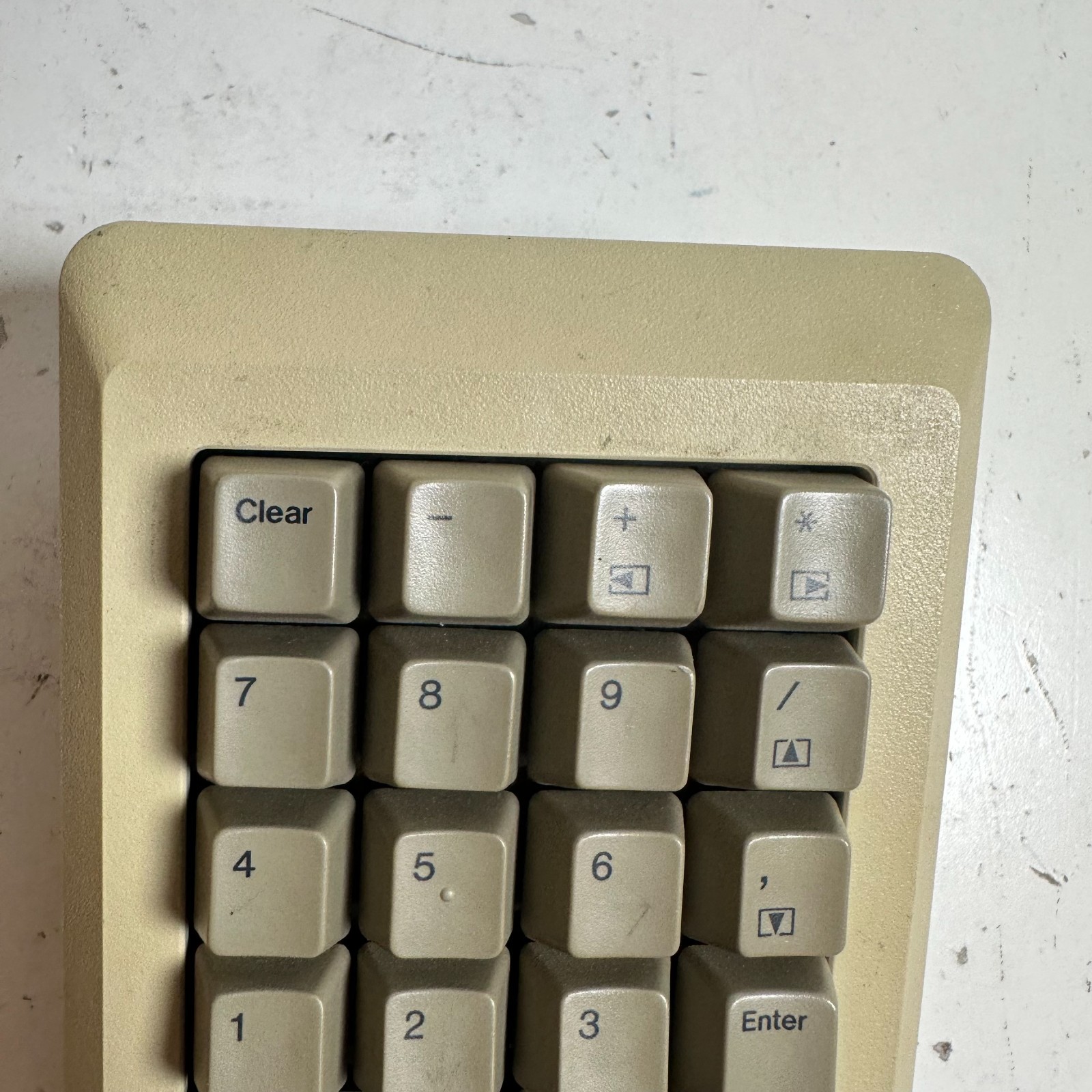 Vintage Apple Macintosh M0120 Beige RJ11 Connectors Computers Numeric Keypad
