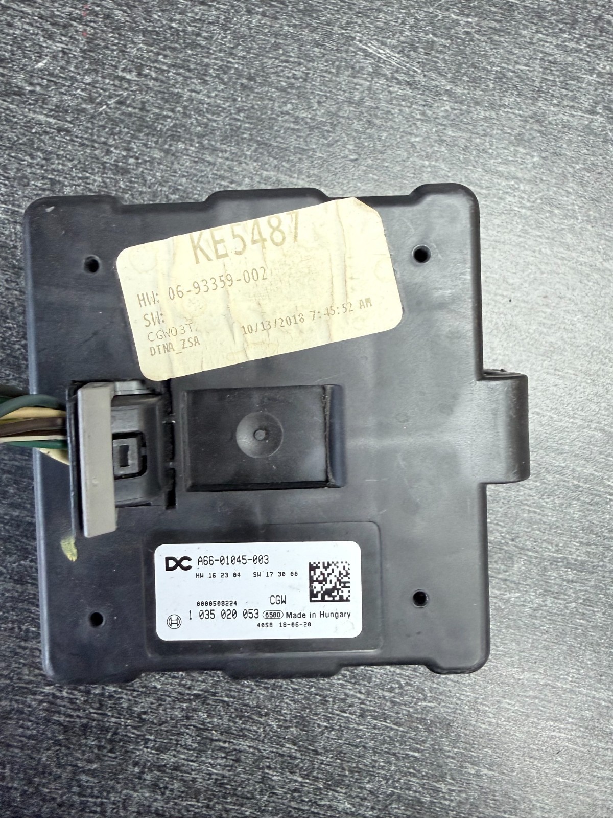 Freightliner Cascadia Central Gateway Module CGW A66-01045-003 Bosch 1035020053