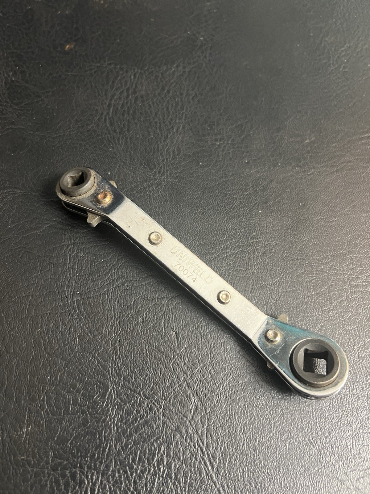 Uniweld 70074 Offset Ratchet (3/16,1/4,5/16,3/8) W/ DHVA Dual Hex Wrench Adapter
