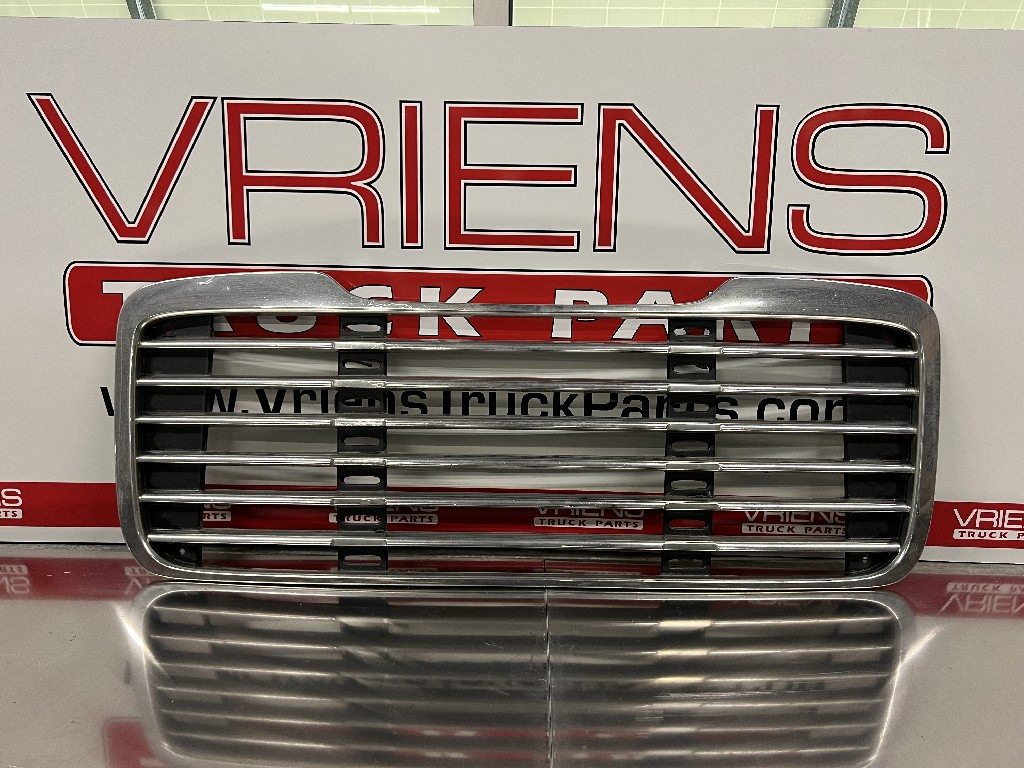 FREIGHTLINER USED FREIGHTLINER M2 SERIES CHROME GRILLE, HAS SCRATCHES, DINGS, D