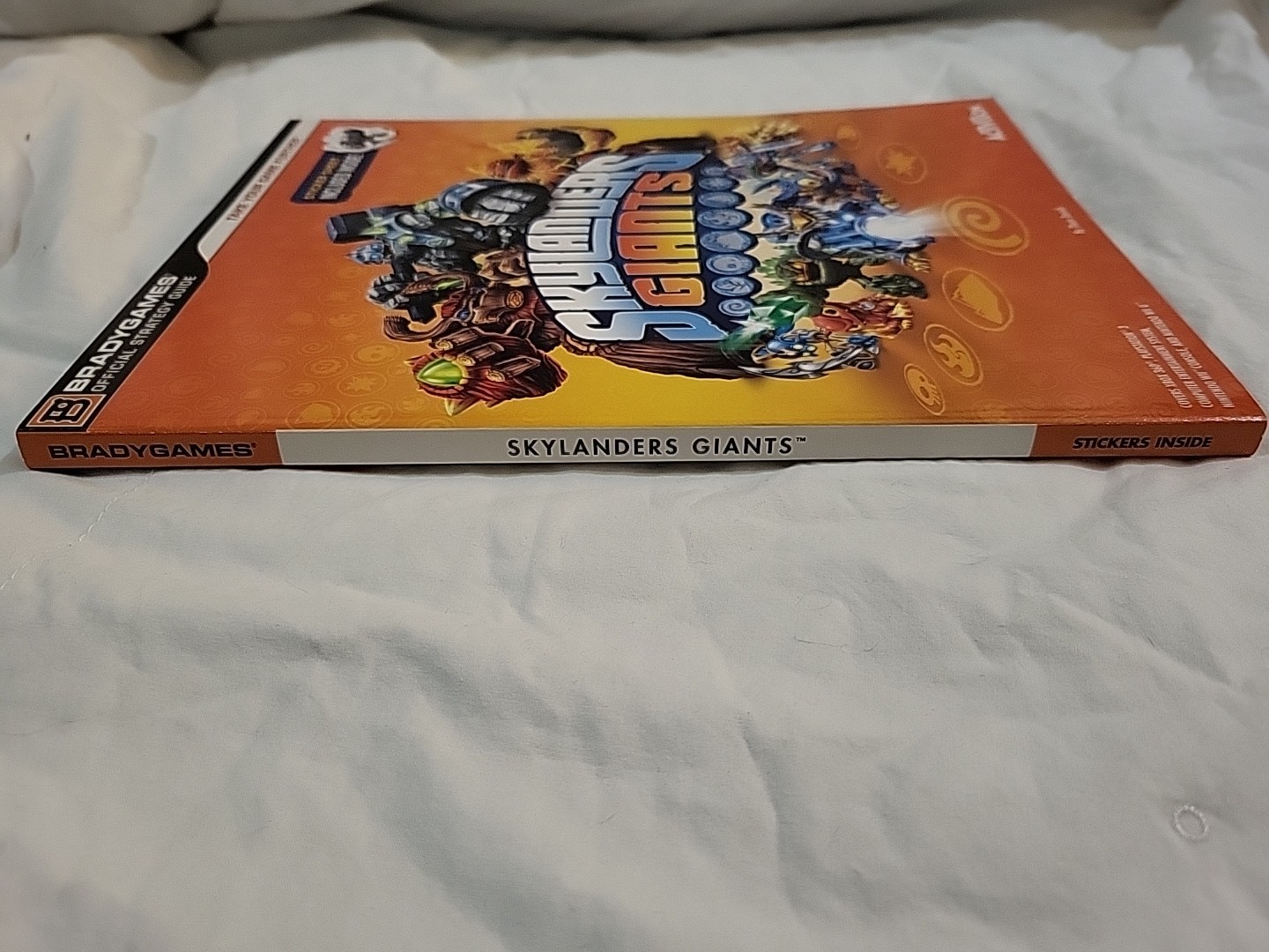 Skylanders Giants BradyGames Official Strategy Guide Paperback 2012