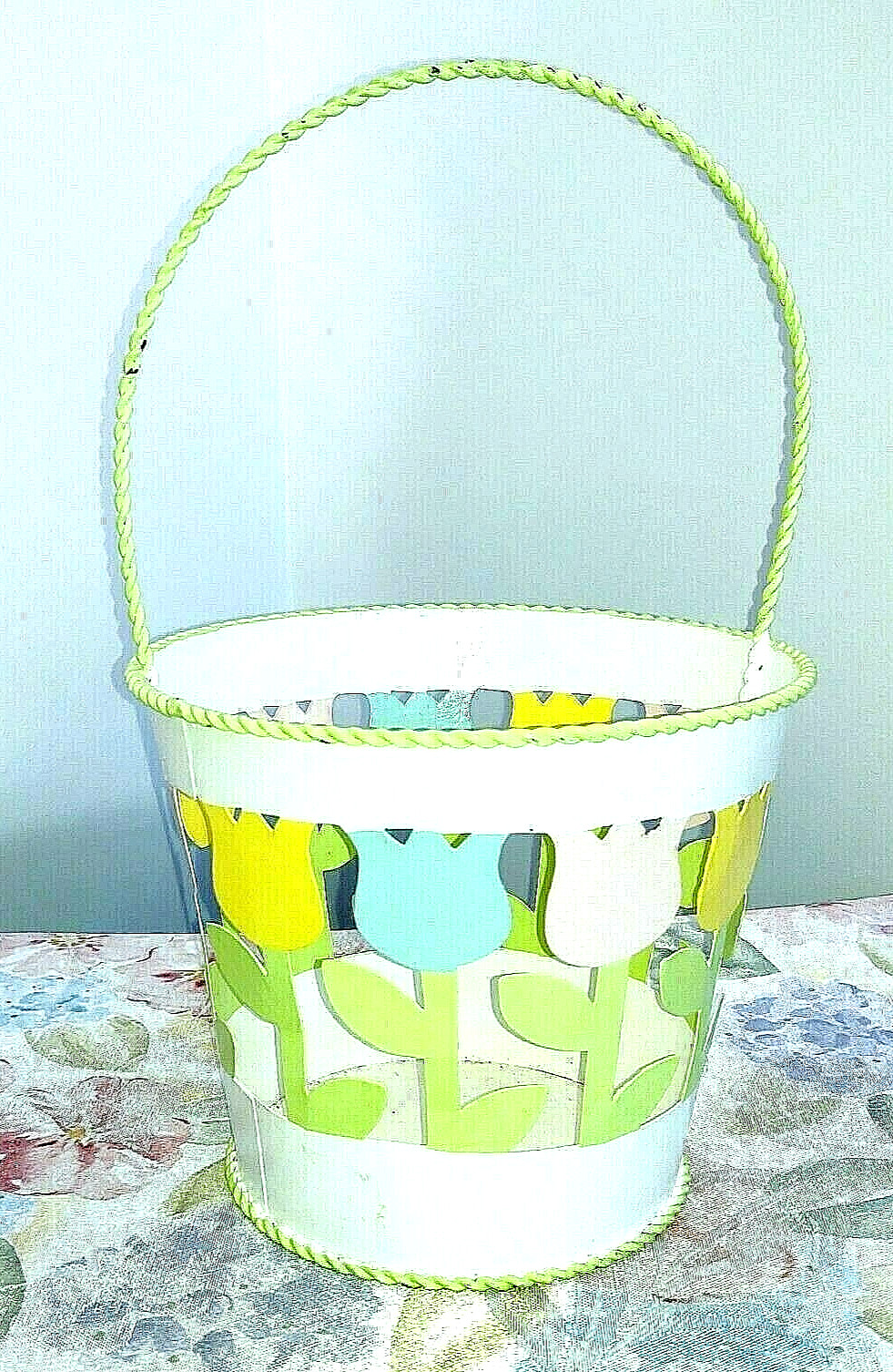 METAL TULIP  WIRE BASKET