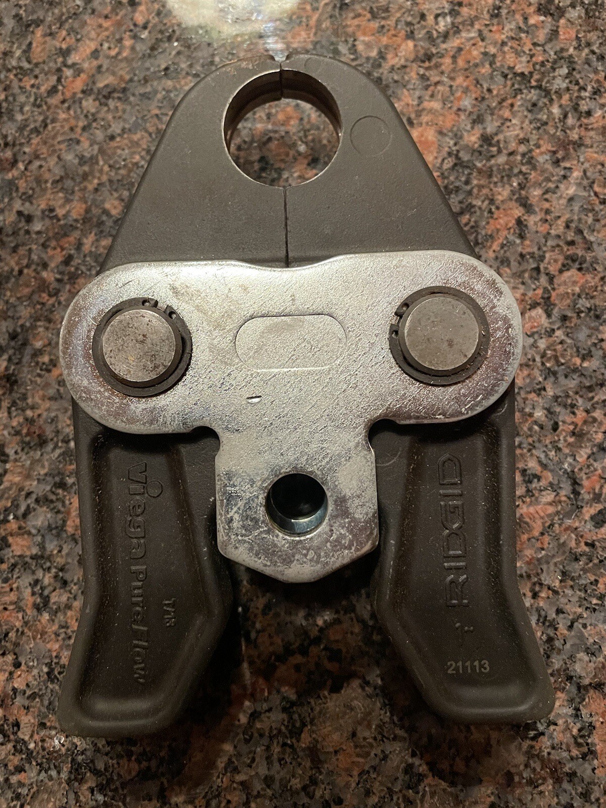 Compact Jaws for Pure Flow